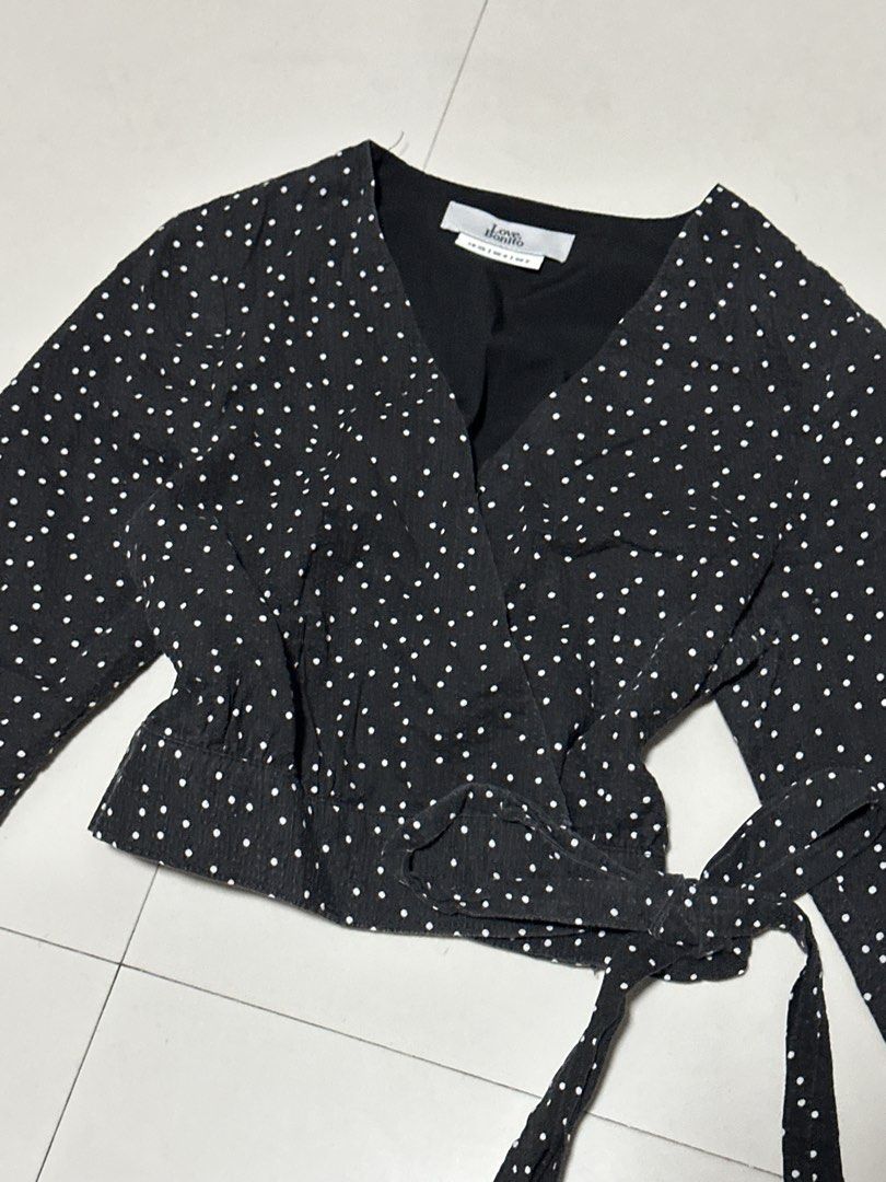 Polka Selftie Top (Category: Others Tops) located in Manila. Submitted by velaiyara (Listing ID 1467964016, Image 2). Description: xs-small cropped.