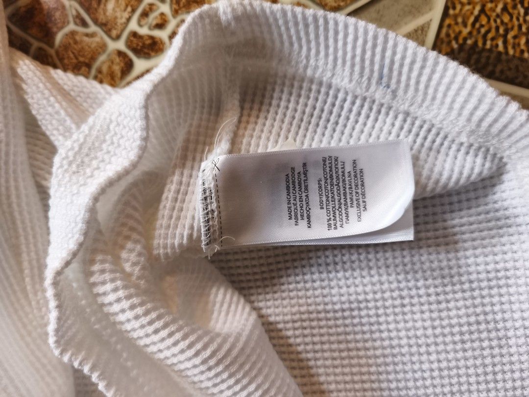 Polo RL Waffle longsleeve (Category: Formal Shirts) located in Polanco. Submitted by aldrin.25 (Listing ID 1467866308, Image 3). Description: rare piece waffle RL stretchable type of cotton almost brandnew due to no issue color rate 9.8/10 authentic or legit dimes 18-19w x 25-26L.