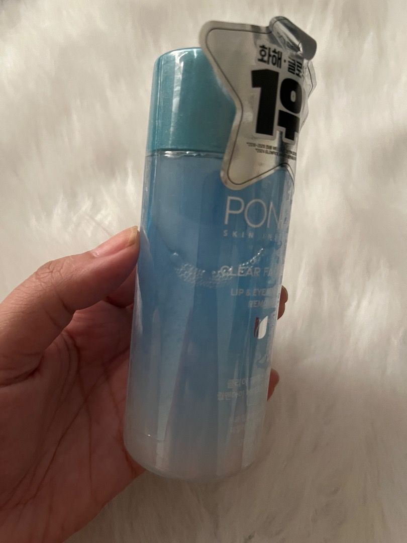 POND'S Lip & Eye Makeup Remover 120ml (Category: Face Care) located in Muntinlupa City. Submitted by iamven14 (Listing ID 1467899665, Image 3). Description: - Brand: POND'S Clear Face Spa Lip and Eye Makeup Remover - Size: 120ml - Condition: Brand new, unopened, and sealed with promo star tag - Origin: Made in Korea (#1 ranked in Korea for 3 consecutive years) - Performance: Effortlessly removes waterproof mascara, transfer-proof lipstick, and he