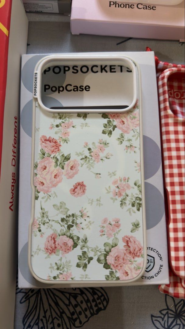 Popsockets iPhone 17 pro max case (Category: Cases & Sleeves) located in Makati City. Submitted by ilinjoys (Listing ID 1467927578, Image 1). Description: Used for a week.