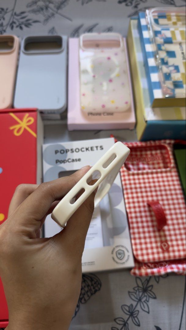 Popsockets iPhone 17 pro max case (Category: Cases & Sleeves) located in Makati City. Submitted by ilinjoys (Listing ID 1467927578, Image 3). Description: Used for a week.