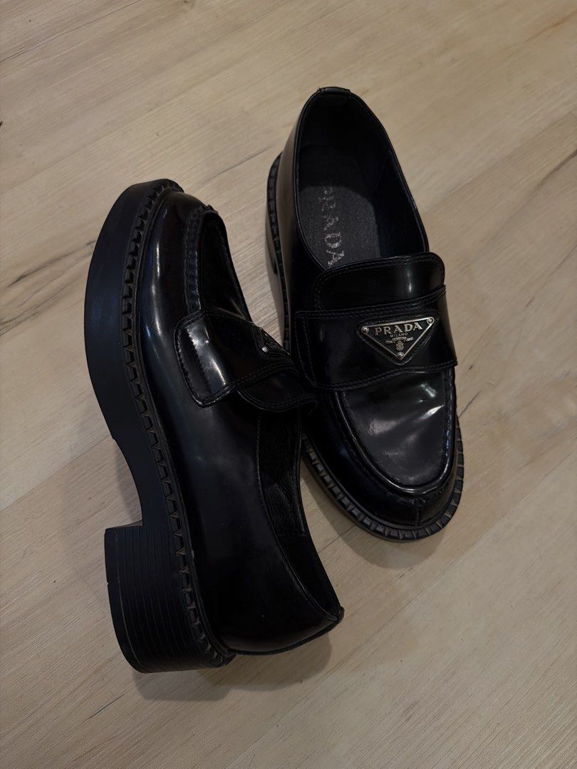 Prada Black Leather Loafers (Category: Loafers) located in Manila. Submitted by _____car0usell (Listing ID 1467987206, Image 3). Description: fits 23 cm / size 6 / 36 .