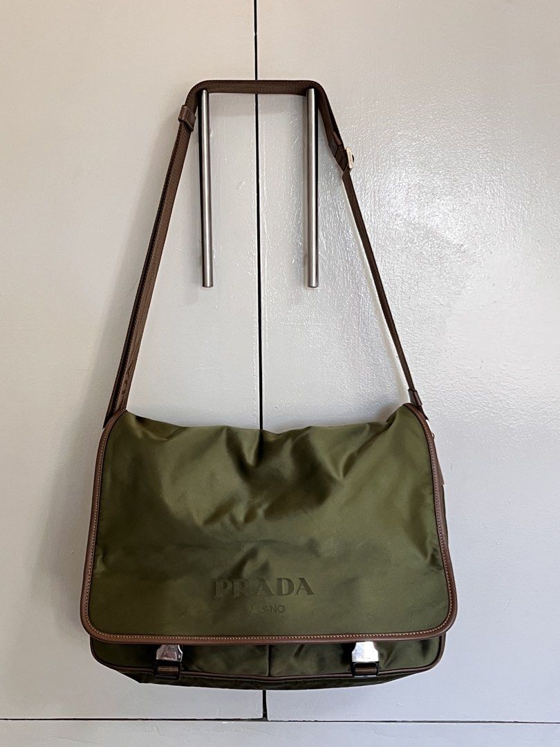 Prada Messenger Bag (Category: Luxury Bags & Wallets) located in Antipolo. Submitted by itsme_ghelsonn (Listing ID 1467975145, Image 1). Description: .