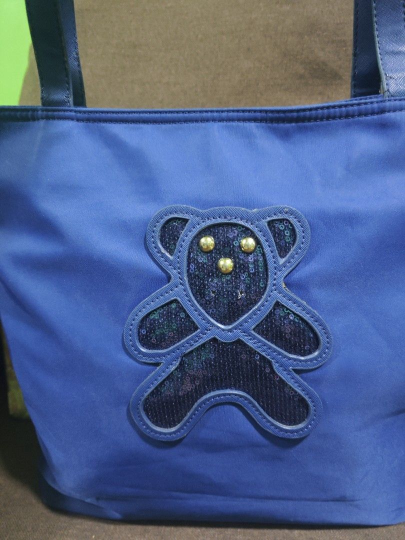 Prada shoulder bag (Category: Shoulder Bags) located in Pili. Submitted by zaneombao03491 (Listing ID 1467987471, Image 2). Description: .