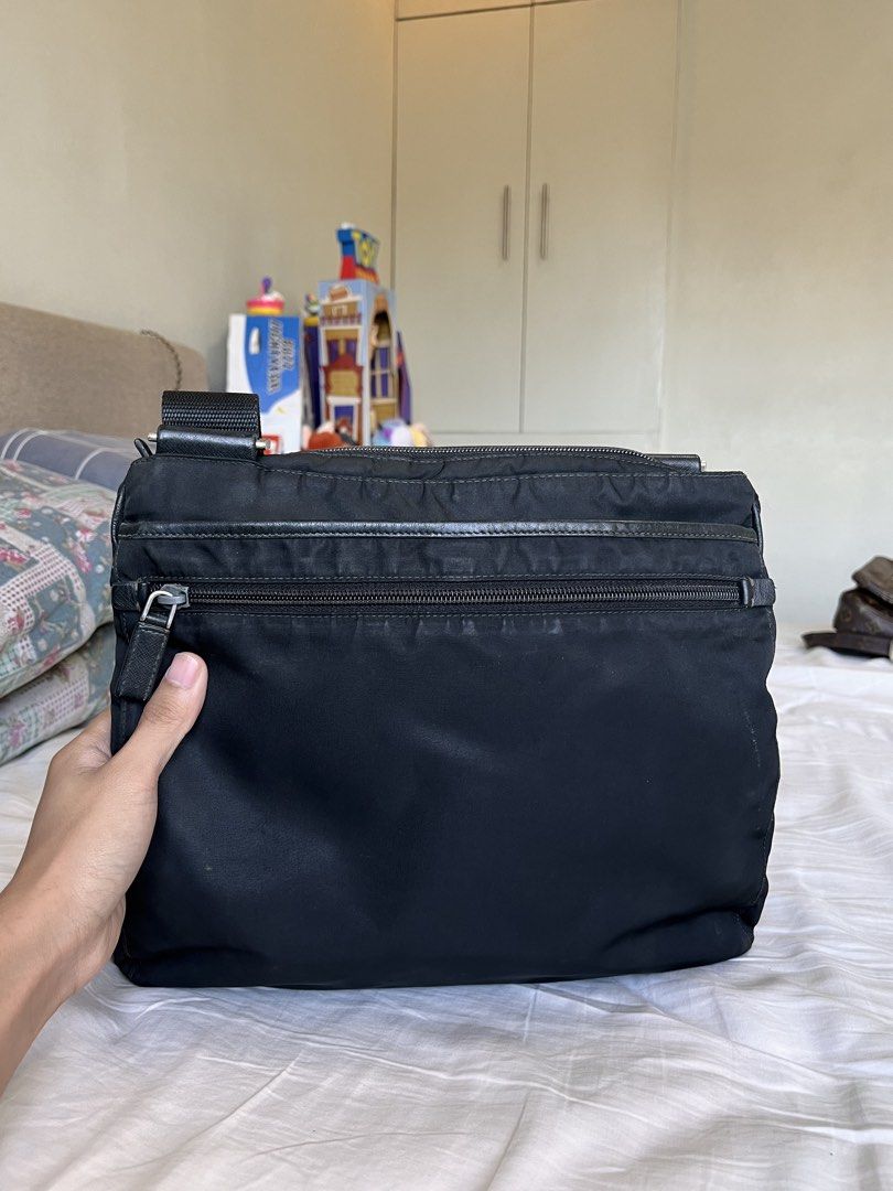 Prada Sling Bag (Category: Luxury Bags & Wallets) located in Antipolo. Submitted by itsme_ghelsonn (Listing ID 1467975540, Image 3). Description: .
