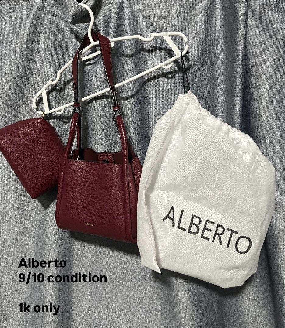 Pre loved (Category: Cross-body Bags) located in Manila. Submitted by safespace_19 (Listing ID 1467850952, Image 1). Description: Like New. Used only once..