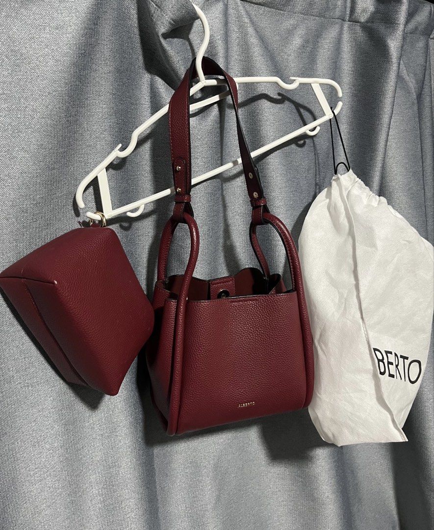 Pre loved (Category: Cross-body Bags) located in Manila. Submitted by safespace_19 (Listing ID 1467850952, Image 2). Description: Like New. Used only once..