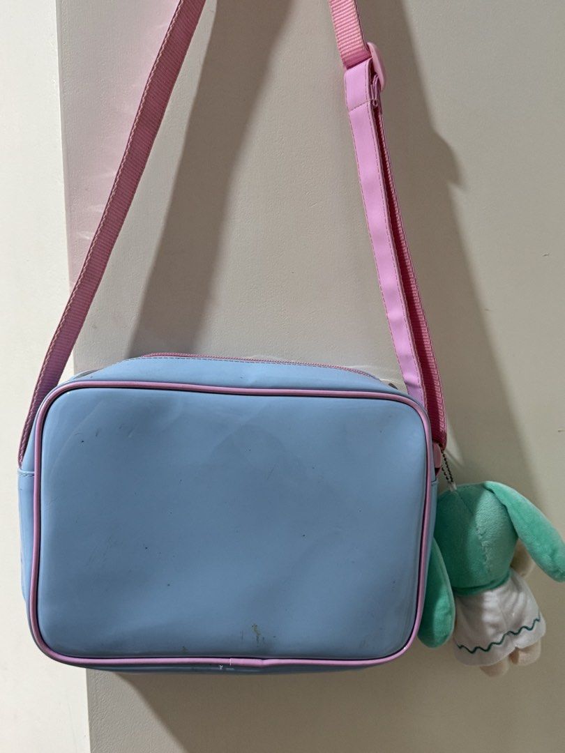 Precure Sling Bag (Category: Cross-body Bags) located in Santa Rosa. Submitted by yagamibunny (Listing ID 1467869640, Image 2). Description: -Miku keychain not included -Minimal dirt at the back, removable -Clean interior .
