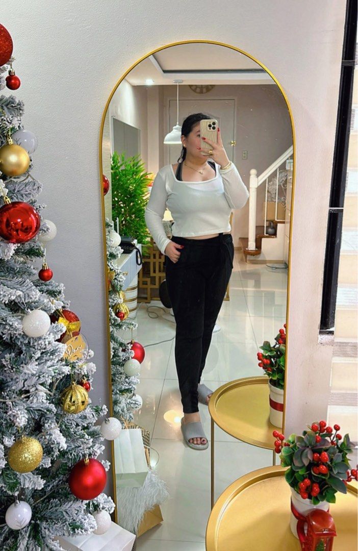 Preloved clothes for sale (Category: Dresses) located in Mandaluyong City. Submitted by _anjconcepcion (Listing ID 1467942024, Image 1). Description: .
