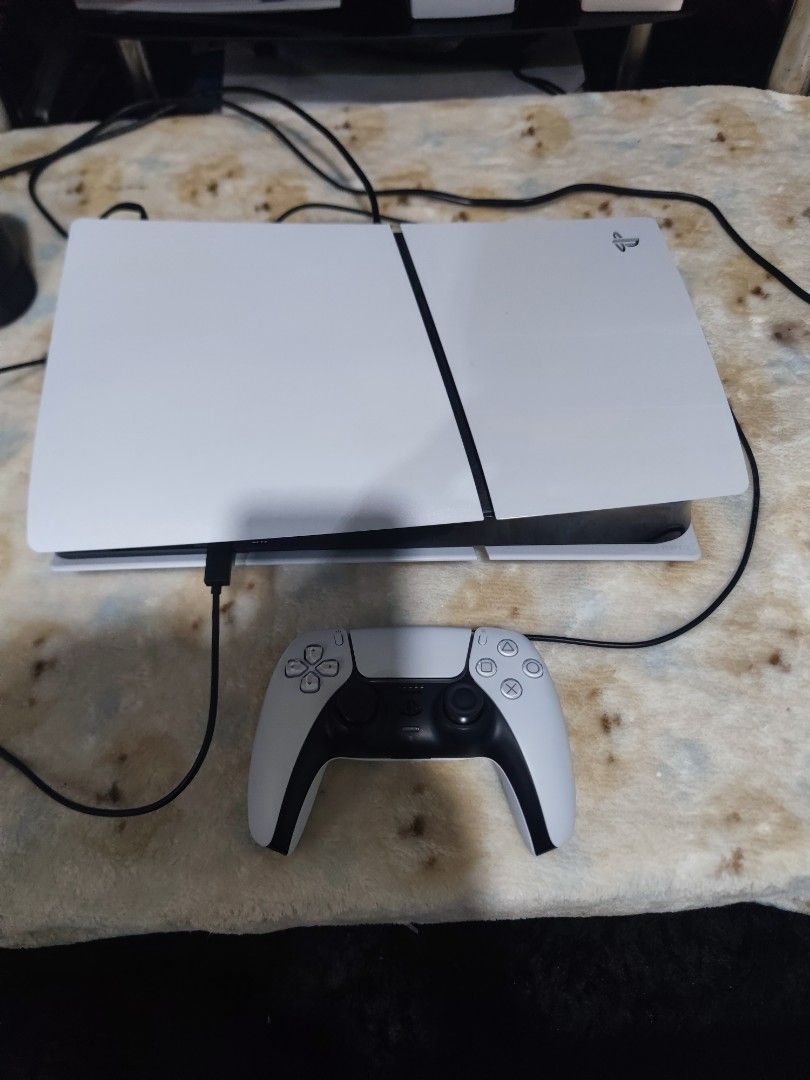 PS5 Slim 11.60 FW JB (Category: PlayStation) located in Manila. Submitted by managr27 (Listing ID 1467927162, Image 1). Description: PS5 Slim 11.60 FW Jailbreak Selling my personal PS5 JB disc version 1 DS controller with installed games Location Marikina for unli testing.