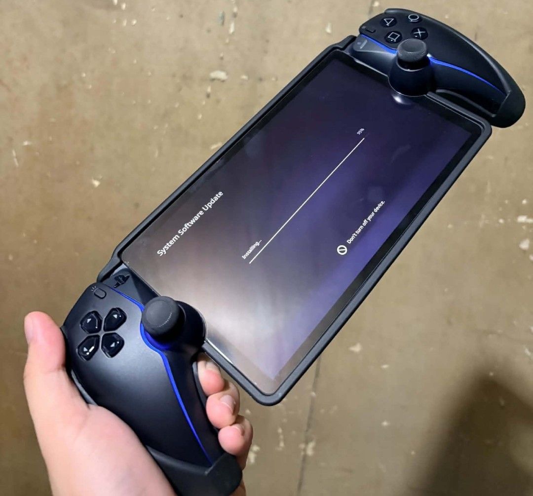 Ps Portal Black (Category: PlayStation) located in Manila. Submitted by naejvince (Listing ID 1468054546, Image 3). Description: Pabenta ulit ng tropa, bought July 2026 with receipt Complete inclusions with box Negotiable Pick up malapit Petron- Altura, Sampaloc, Manila. Can meet sa malapit. Can ship via lalamove.