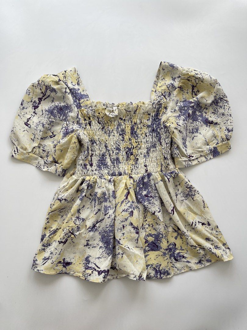 Puffedsleeve Printed Blouse (Category: Blouses) located in Bacolod City. Submitted by euniceclothing_coph (Listing ID 1467855686, Image 1). Description: Like new M-L.