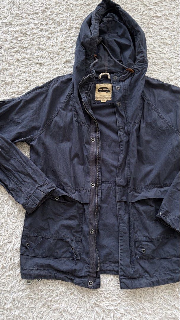 Pull&bear jacket (Category: Coats, Jackets and Outerwear) located in Rawang. Submitted by prelov.co (Listing ID 1468031111, Image 2). Description: Condi biasa2 je if cerewet JANGAN BELI.