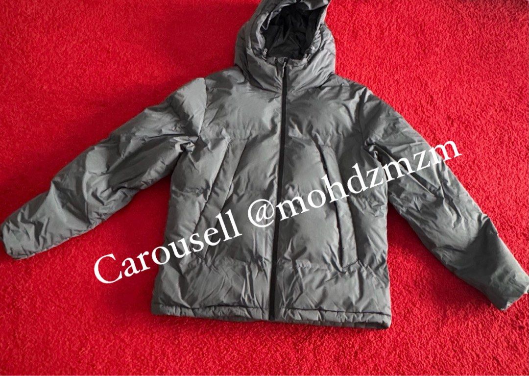 Pull&Bear jacket (Category: Coats, Jackets and Outerwear) located in Kuala Lumpur. Submitted by mohdzmzm (Listing ID 1420969516, Image 1). Description: - Pull&Bear hooded jacket - Size: S/MEX 36 - Color: Grey - Features a full-zip closure Retail price RM299 .