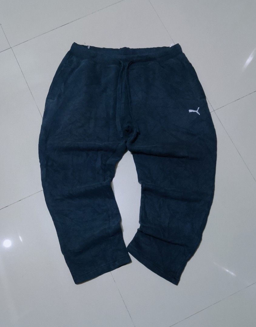 PUMA baggy navy sweatpants (Category: Joggers) located in Cagayan de Oro. Submitted by cjsthrifts (Listing ID 1467870296, Image 1). Description: W: Free (XL) L: 38 T: 15.5 H: 8.5 Condition: Excellent Issue: None Color rating: 9.3/10 Overall rating: 9.3/10 350 shipped.