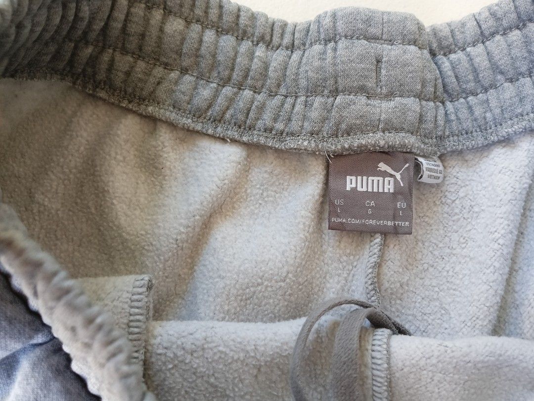 Puma Fleece Short (Category: Activewear) located in Rizal. Submitted by timeless_shop (Listing ID 1467842983, Image 3). Description: 🔥 ORIGINAL Puma Fleece Shorts 📏 Length: 18 inches 📐 Width Waistline: 16 inches flat 📏 Best Fit: 30-33 Waistline 👖 Size: S / EU 40 / UK 30 / US 30 📦 Origin: USA 👖 Fabric: Fleece / Cotton - Makapal, presko at soft 💯 Condition: Like New - Excellent Condition! ✨ - Twice lang ito nasuot - Like New Almost - Maayos