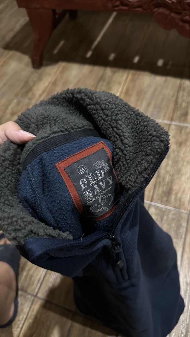 Q ZIP FLEECE OLD NAVY (Category: Coats, Jackets and Outerwear) located in Manila. Submitted by urban-vintage_2 (Listing ID 1467853398, Image 2). Description: ISSUE: NONE (NEED WASH) MOP :GCASH (NO COD) SHIP VIA: LALAMOVE & J&T LOCATION: PASIG CITY LENGTH: 29 WIDTH :22.