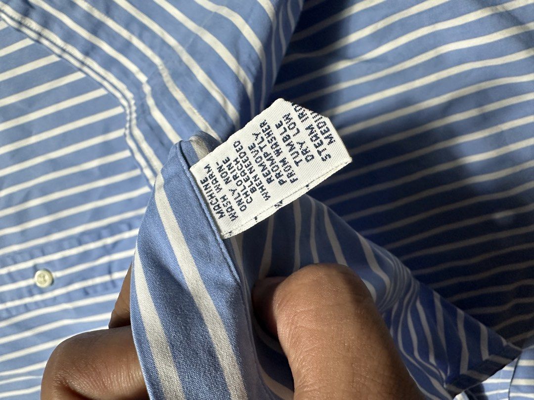 Ralph lauren (Category: Formal Shirts) located in Legazpi City. Submitted by lootsi (Listing ID 1468011950, Image 3). Description: .