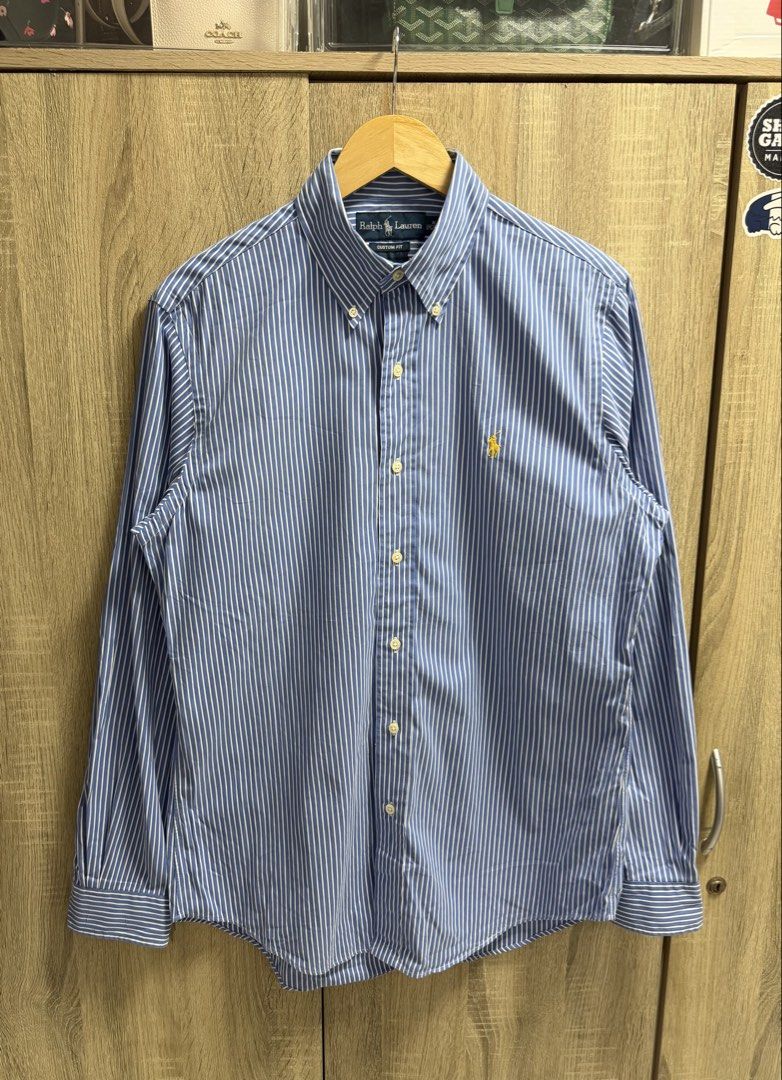 Ralph Lauren Buttondown Longslevee (Category: Formal Shirts) located in Cavite. Submitted by PRIVATE.Selection (Listing ID 1467879678, Image 1). Description: Ralph Lauren Buttondown Longslevee Size M W- 21 L- 29/30 Good as New .