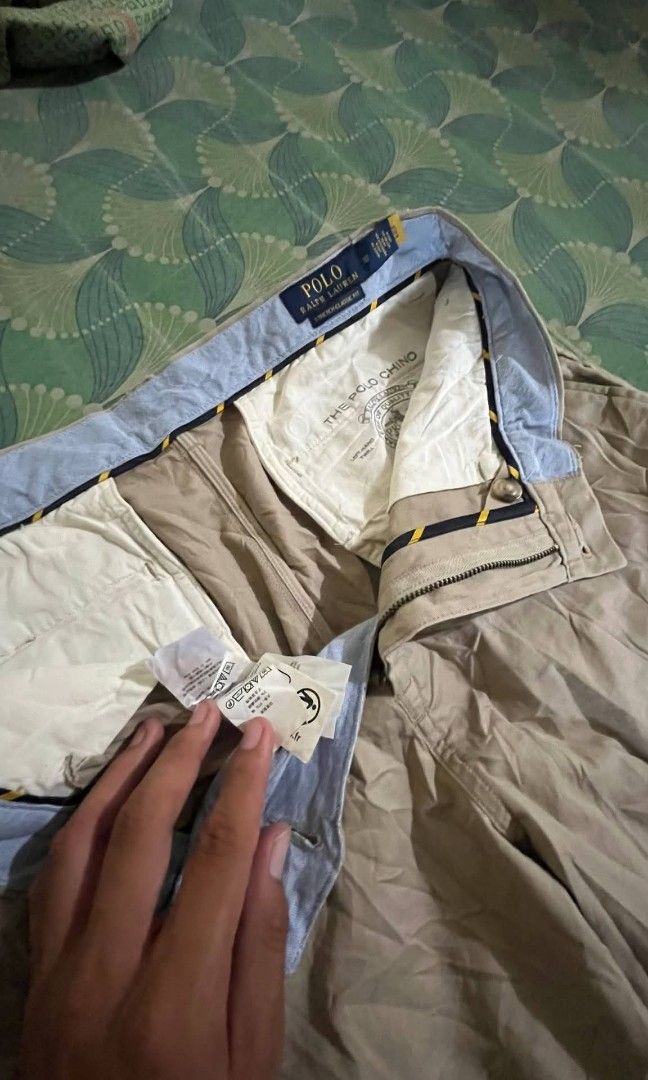 Ralph Lauren Chino short (Category: Activewear) located in Siquijor. Submitted by jallthi4_12345 (Listing ID 1467943644, Image 3). Description: 32 waistline 20.5 length no issue fresh from bale loc Siquijor Visayas.