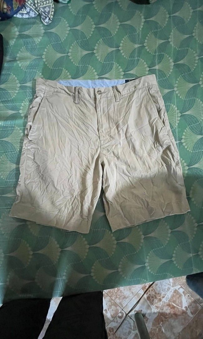 Ralph Lauren Chino short (Category: Activewear) located in Siquijor. Submitted by jallthi4_12345 (Listing ID 1467943644, Image 1). Description: 32 waistline 20.5 length no issue fresh from bale loc Siquijor Visayas.