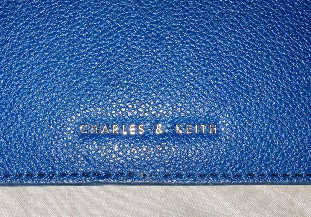 Rare Charles And Keith Marble Design Bag (Category: Cross-body Bags) located in Cagdianao. Submitted by lavendear.clotheshoppe (Listing ID 1467863628, Image 3). Description: Super unique, marble design Charles And Keith Crossbody bag Very eye catching, collector's piece! We ship nationwide via tiktok Check out.