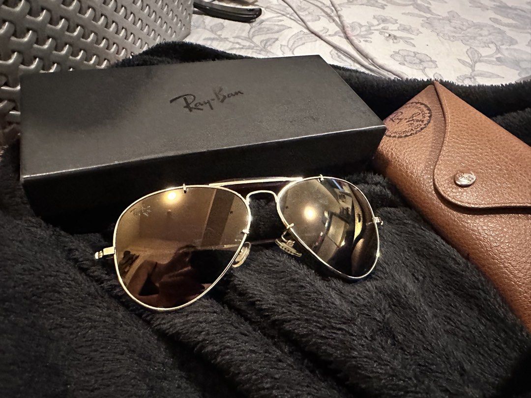Rayban Aviator (Category: Sunglasses & Eyewear) located in Mandaluyong City. Submitted by enyaj_11 (Listing ID 1468003669, Image 2). Description: .
