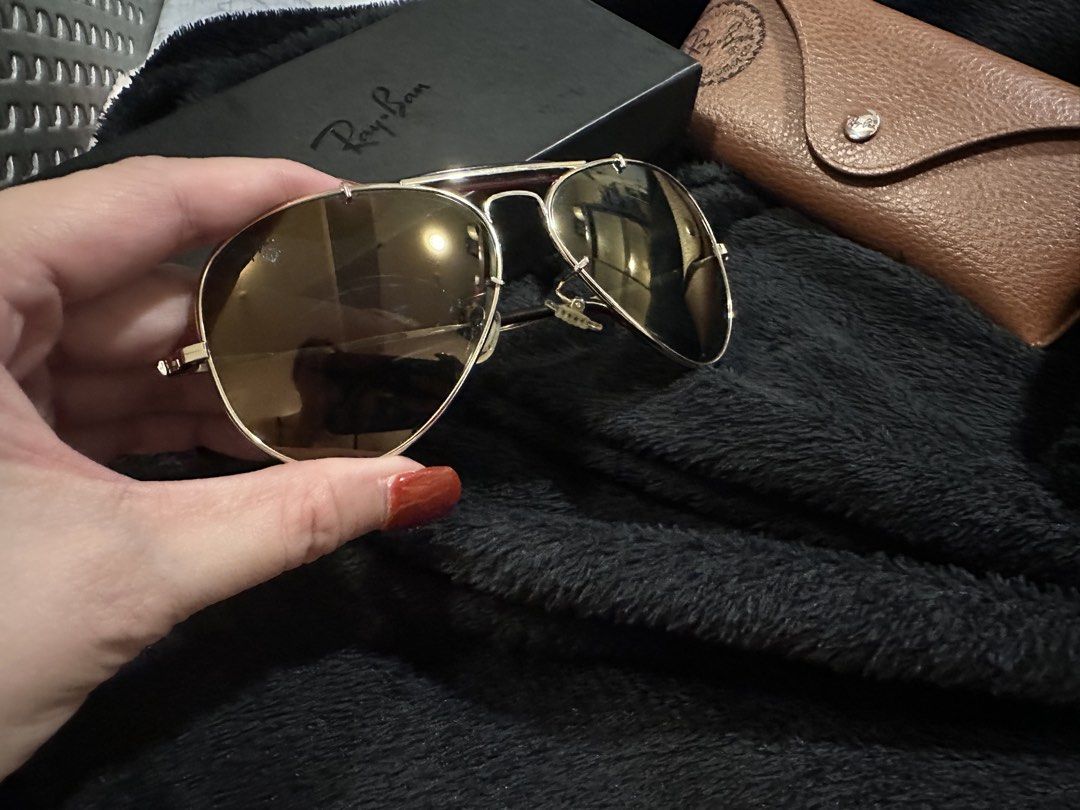 Rayban Aviator (Category: Sunglasses & Eyewear) located in Mandaluyong City. Submitted by enyaj_11 (Listing ID 1468003669, Image 3). Description: .