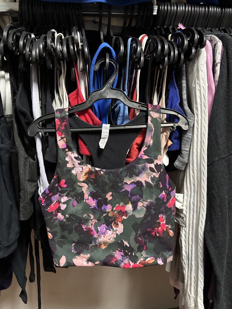 RBX sleeveless (Category: Sleeveless) located in Pila. Submitted by isabelasthriftclothes (Listing ID 1467961283, Image 1). Description: .