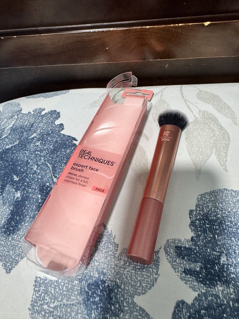 Real Techniques Expert Face Brush 200 (Category: Makeup) located in Manila. Submitted by clutterfreeera (Listing ID 1467880643, Image 1). Description: Authentic Brandnew Scan qr on the box for authenticity Actual pics posted.