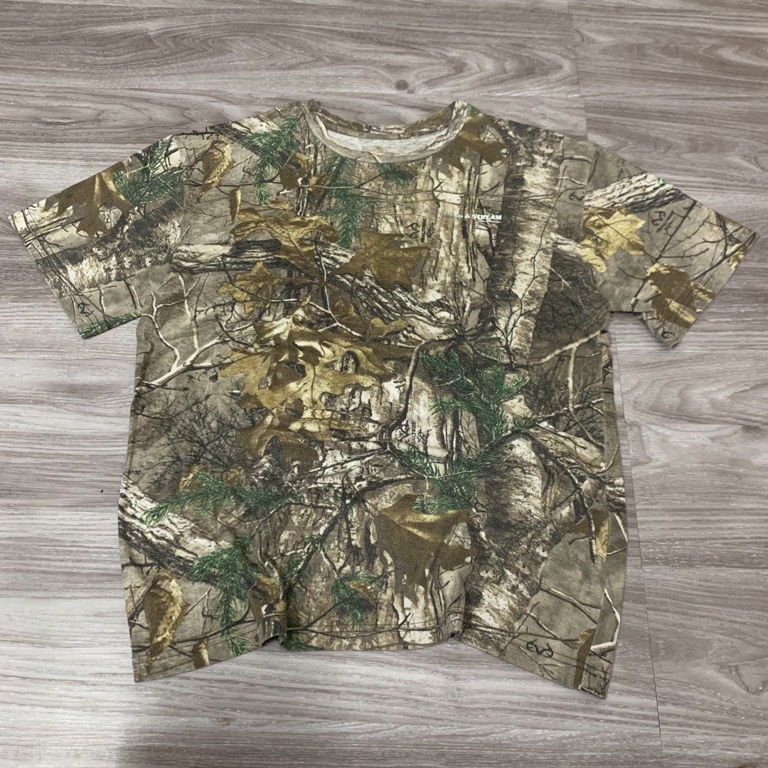 Realtree shirt (Category: Tshirts & Polo Shirts ) located in Cavite. Submitted by yobubsss (Listing ID 1468043860, Image 1). Description: Size large 23w 29L Good condition No issue.