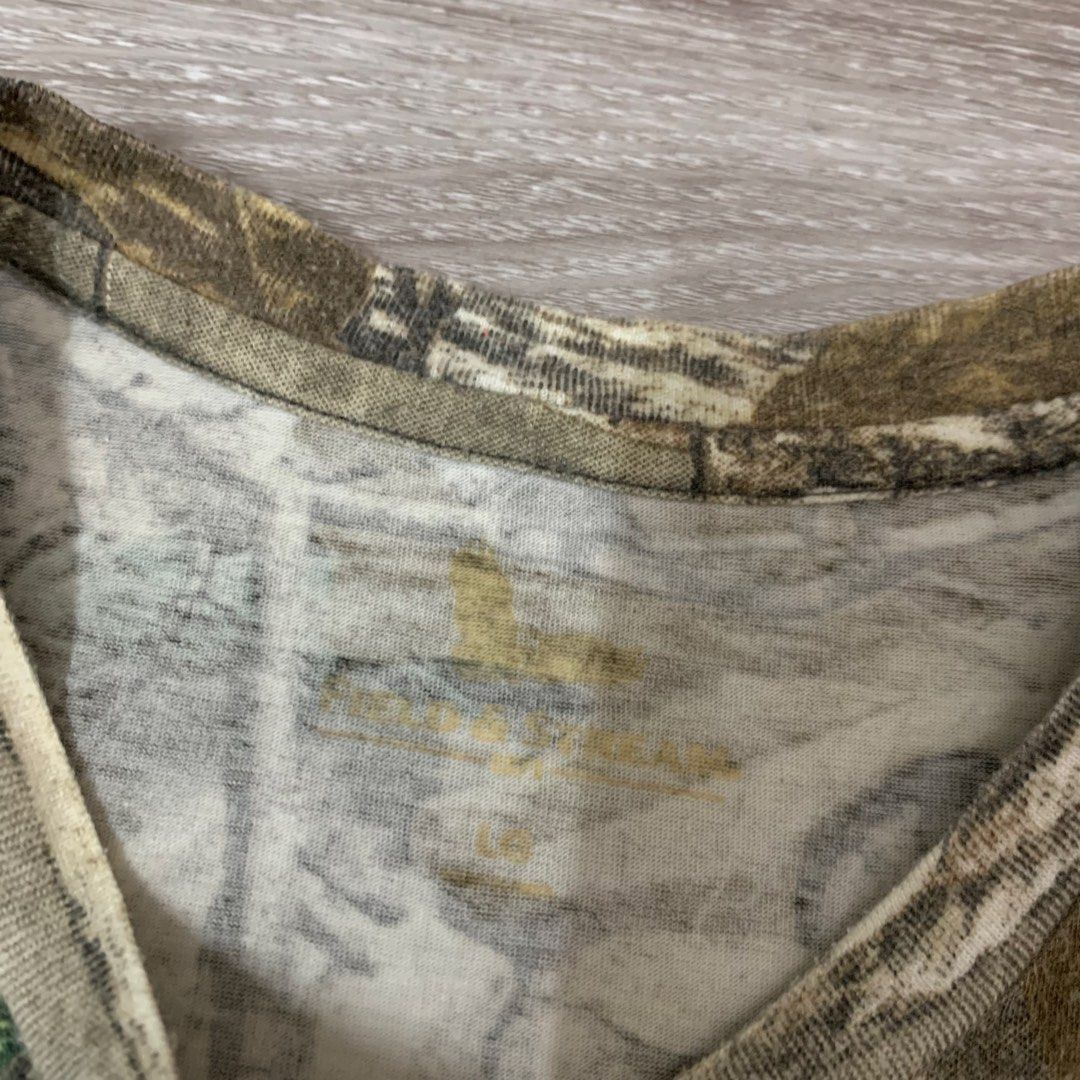 Realtree shirt (Category: Tshirts & Polo Shirts ) located in Cavite. Submitted by yobubsss (Listing ID 1468043860, Image 3). Description: Size large 23w 29L Good condition No issue.