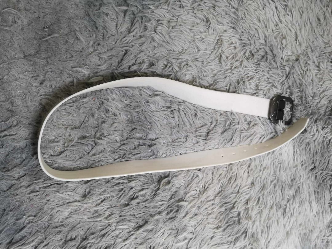 Rectangular Metal Pin Buckle White casual Belt (Category: Belts) located in Santa Cruz. Submitted by jmy_surplus.2 (Listing ID 1467918107, Image 2). Description: Size ; L - 41 W - 1.6 Color ; White Type ; Belt Brand ; No brand Material ; Leather Style ; White leather casual Belt LG 118 JMY 3 Batch #225.