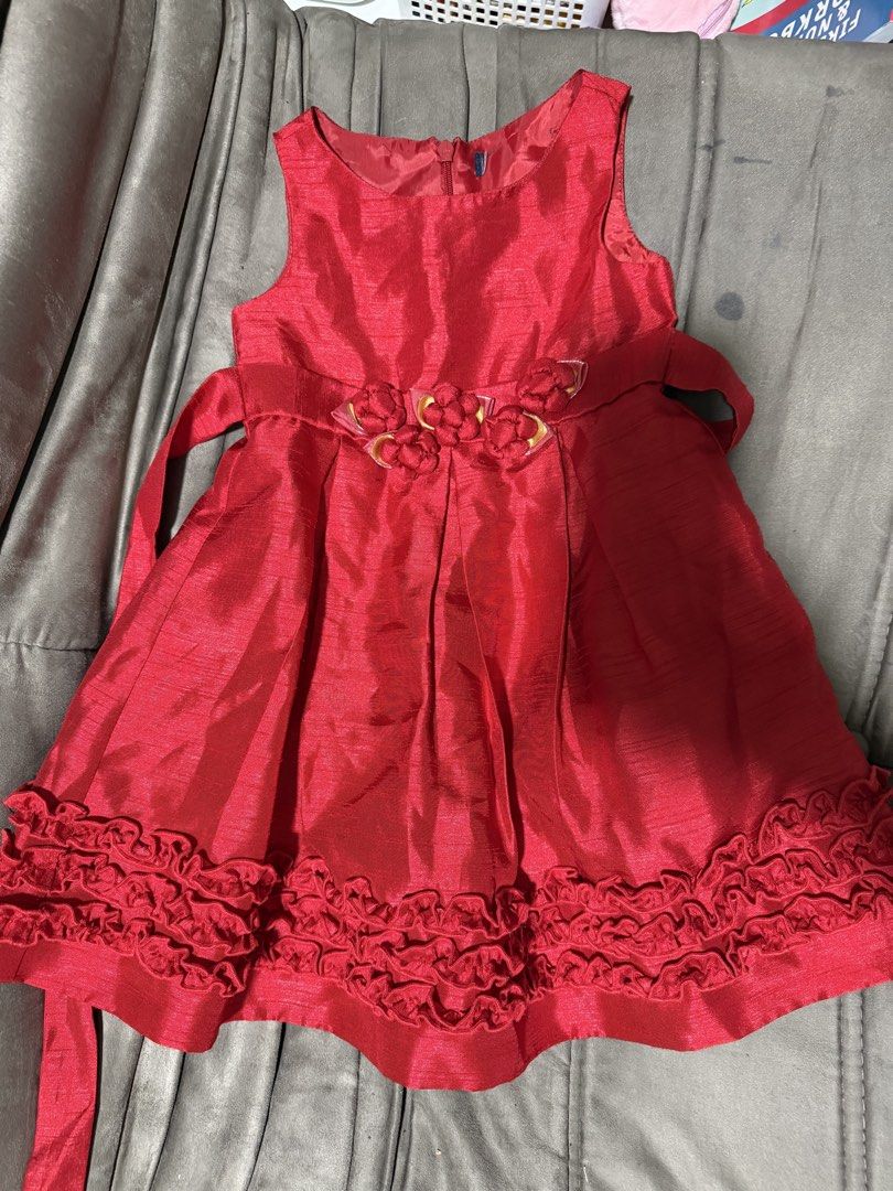 Red Dress 2T (Category: Babies & Kids Fashion) located in San Juan City. Submitted by sparkyyyy (Listing ID 1467874161, Image 1). Description: Red Dress 2T Super pretty! Need iplantsa kasi nakatago lang.