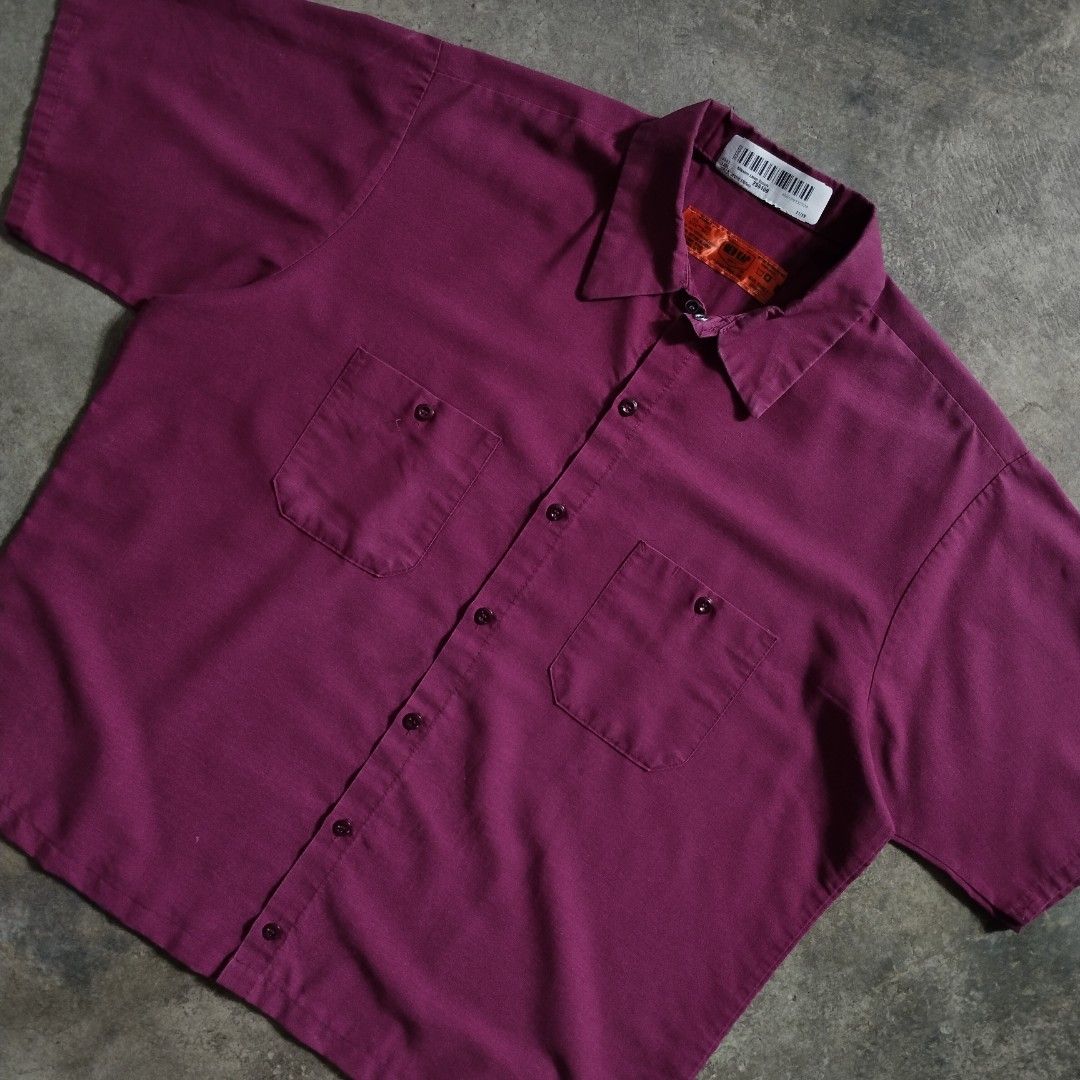 red kap maroon workwear cropped polo (Category: Formal Shirts) located in Bulacan. Submitted by hustleoverluckphv2 (Listing ID 1468005075, Image 3). Description: red kap maroon workwear cropped polo XL on tag Measurements Width - 25" Length - 28" Issue: check last 3 pic Claim - 299.