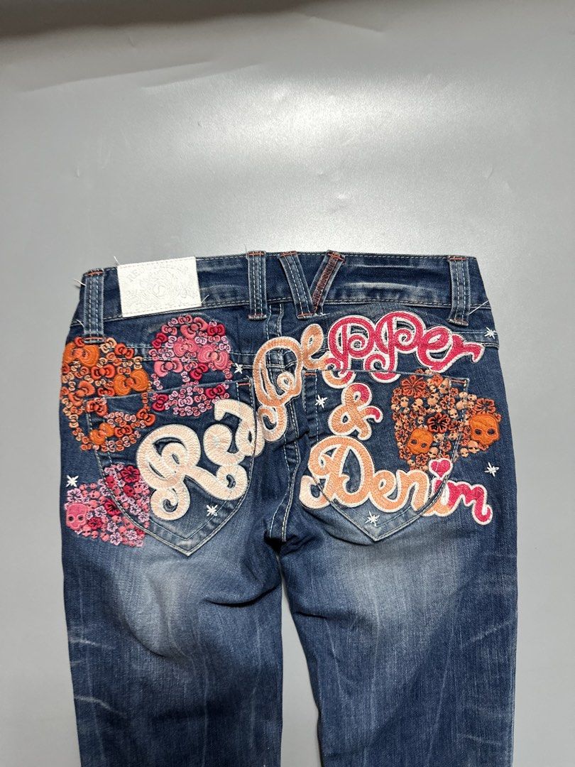 Red pepper (Category: Jeans) located in Legazpi City. Submitted by lootsi (Listing ID 1468011280, Image 3). Description: .