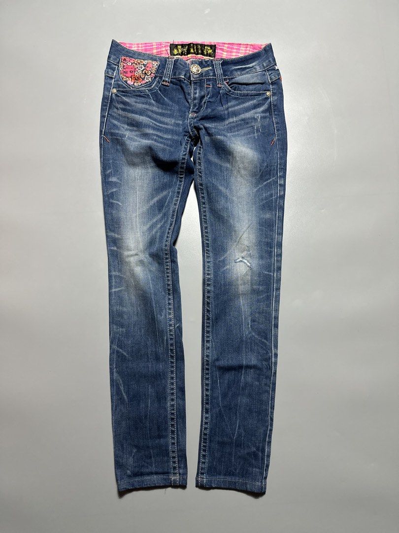 Red pepper (Category: Jeans) located in Legazpi City. Submitted by lootsi (Listing ID 1468011280, Image 2). Description: .