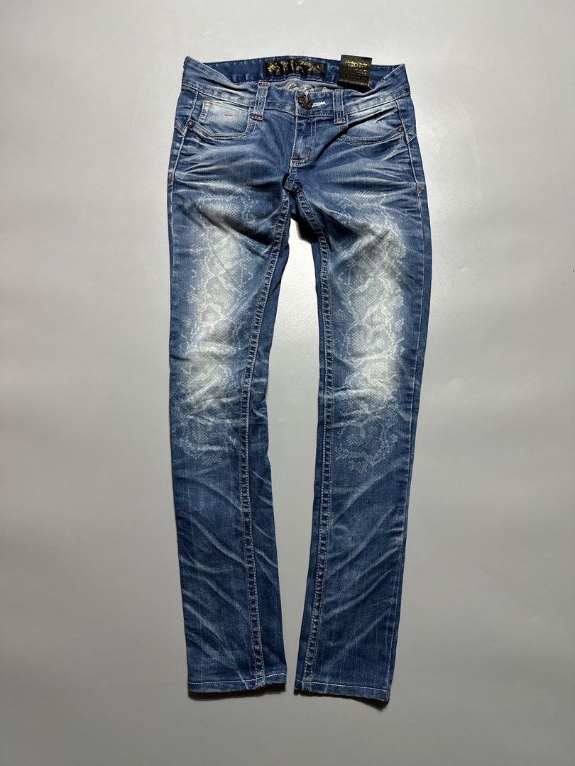 Red pepper (Category: Jeans) located in Legazpi City. Submitted by lootsi (Listing ID 1468011508, Image 2). Description: .