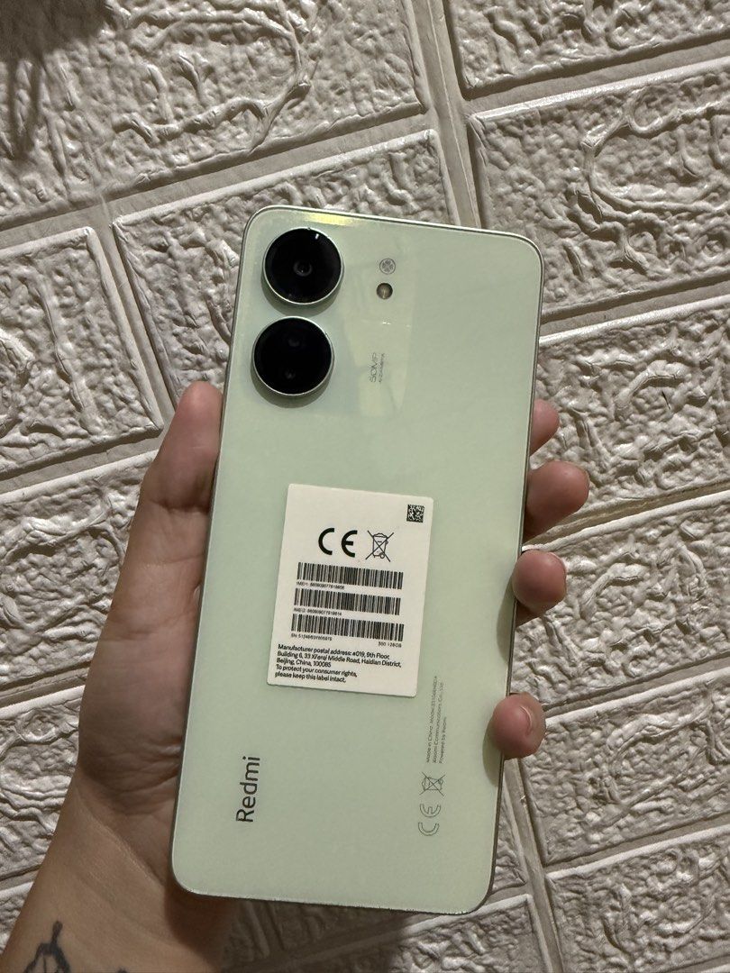 Redmi 13c (Category: Xiaomi) located in Makati City. Submitted by alekzandruh (Listing ID 1468015173, Image 2). Description: 📱 FOR SALE: Redmi 13C ✅ 6.74-inch large display ✅ 50MP main camera ✅ 8MP selfie camera ✅ 5,000mAh battery ✅ Octa-core processor ✅ Dual SIM ✅ Fingerprint & Face Unlock ✅ USB Type-C charging ✅ Expandable storage via microSD 🎨 Available colors: * Clover Green * Glacier White * Midnight Black 💰 Price: ₱3,500 📦 Storage/RAM: 