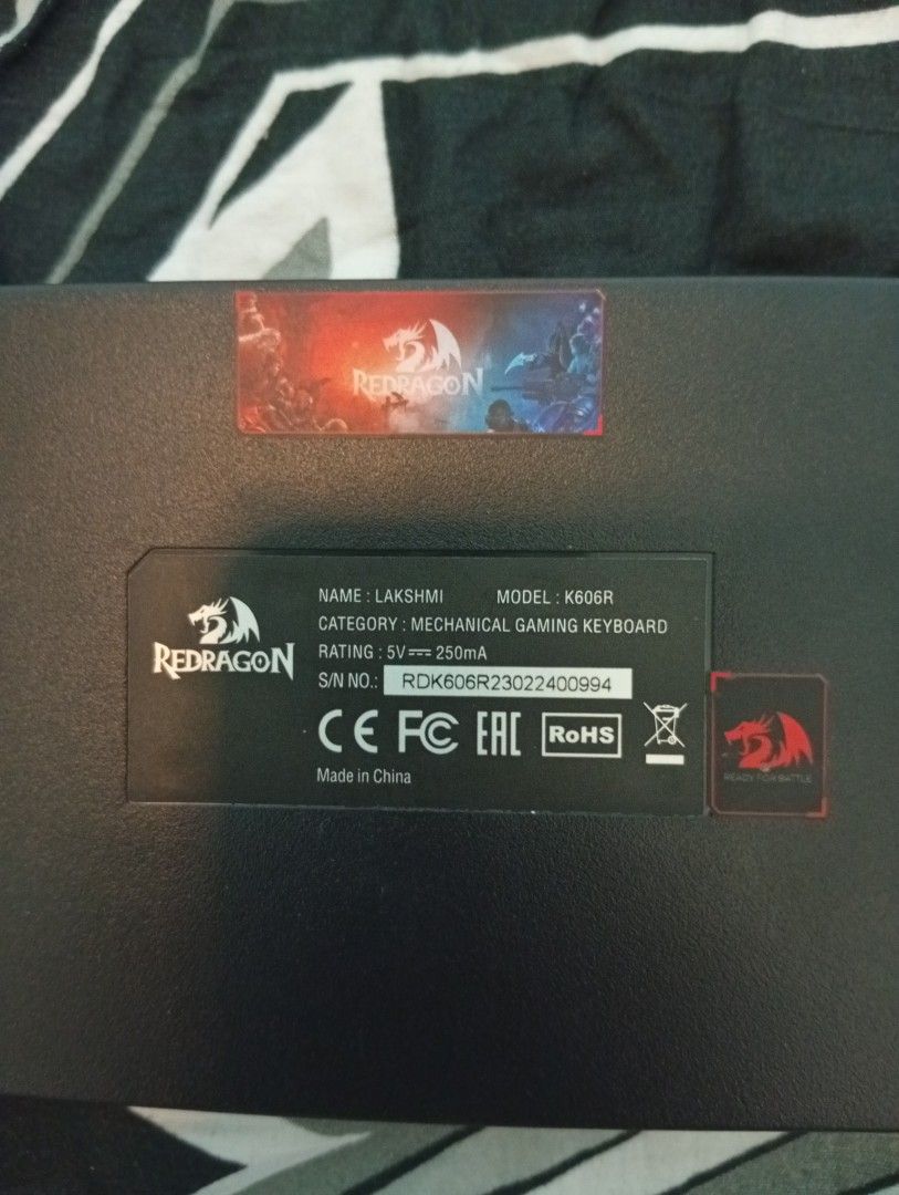 Redragon lakshmi K606R (Category: Computer Keyboard) located in Caloocan City. Submitted by crackiyyy (Listing ID 1467917397, Image 3). Description: redragon lakshmi on black key caps, hot swapable (blue mechanical switches). bought this a year and a half ago. no issue aside from sign of usage. with cable, box, and mechanical switches..