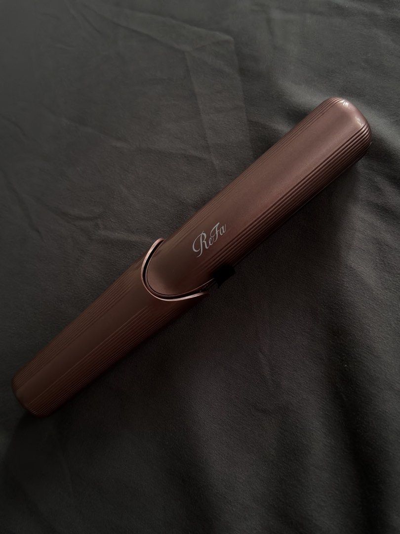 Refa Hair Straightener in Pink (Category: Hair) located in Meycauayan. Submitted by boldrabbit.3a0187 (Listing ID 1467881785, Image 3). Description: Complete with box Bought in Japan March 2026.