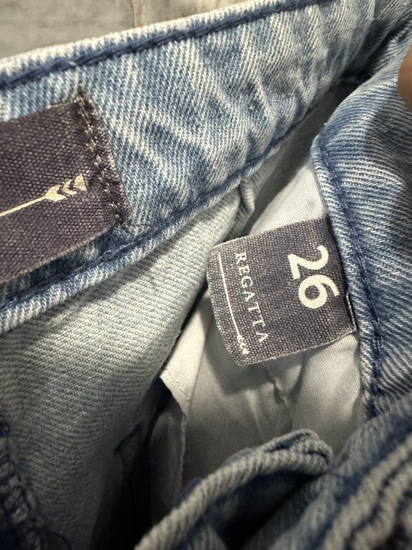 Regatta Light Wash Denim Jeans Size 26 (Category: Jeans) located in Las Pinas. Submitted by weiwei_2424 (Listing ID 1467967933, Image 3). Description: - Brand: Regatta - Size: 26 Waist - Style: High-rise with trendy front seam detailing - Color: Clean, classic medium blue / light wash - Condition: Like new Used twice.
