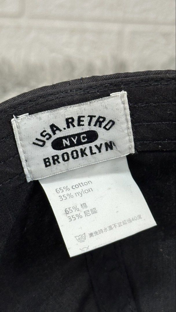 Retro 6 panel adjustble strap (Category: Caps & Hats) located in Manila. Submitted by paulovenegaskalakal2020 (Listing ID 1467893248, Image 3). Description: For sale! Kalakal Retro 6 panel adjustable buckle strap USA retro nyc brooklyn tag Adult Sign of usage Color rate- 8.9/10 Good MINE 799 +sf.