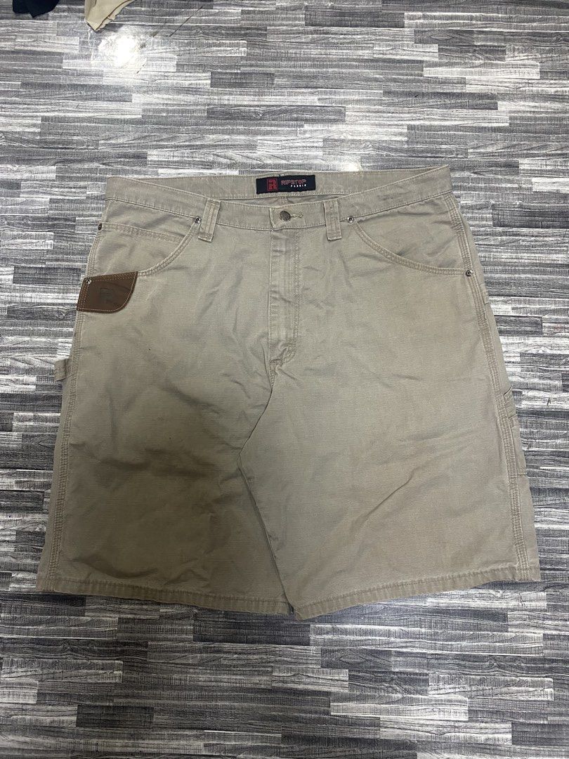 RIPSTOP JORTS BY WRANGLER (Category: Shorts) located in Orani. Submitted by ayo.magi (Listing ID 1467974602, Image 2). Description: sz38.
