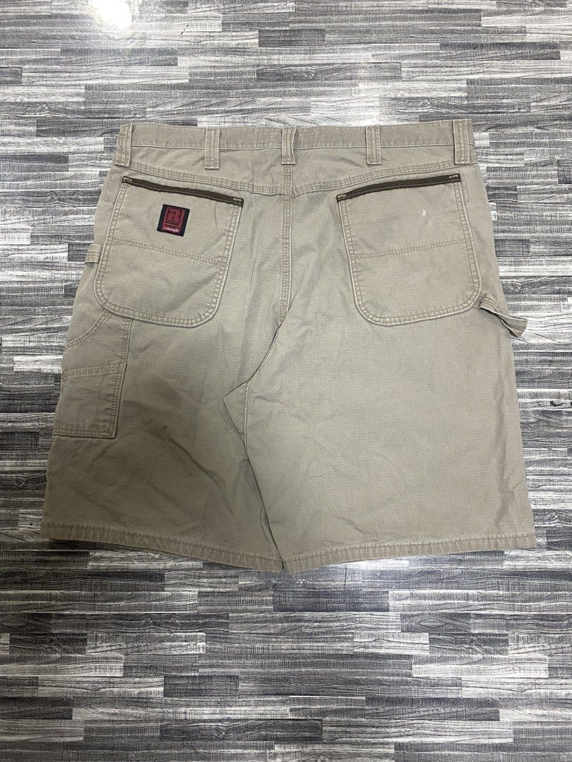 RIPSTOP JORTS BY WRANGLER (Category: Shorts) located in Orani. Submitted by ayo.magi (Listing ID 1467974602, Image 1). Description: sz38.
