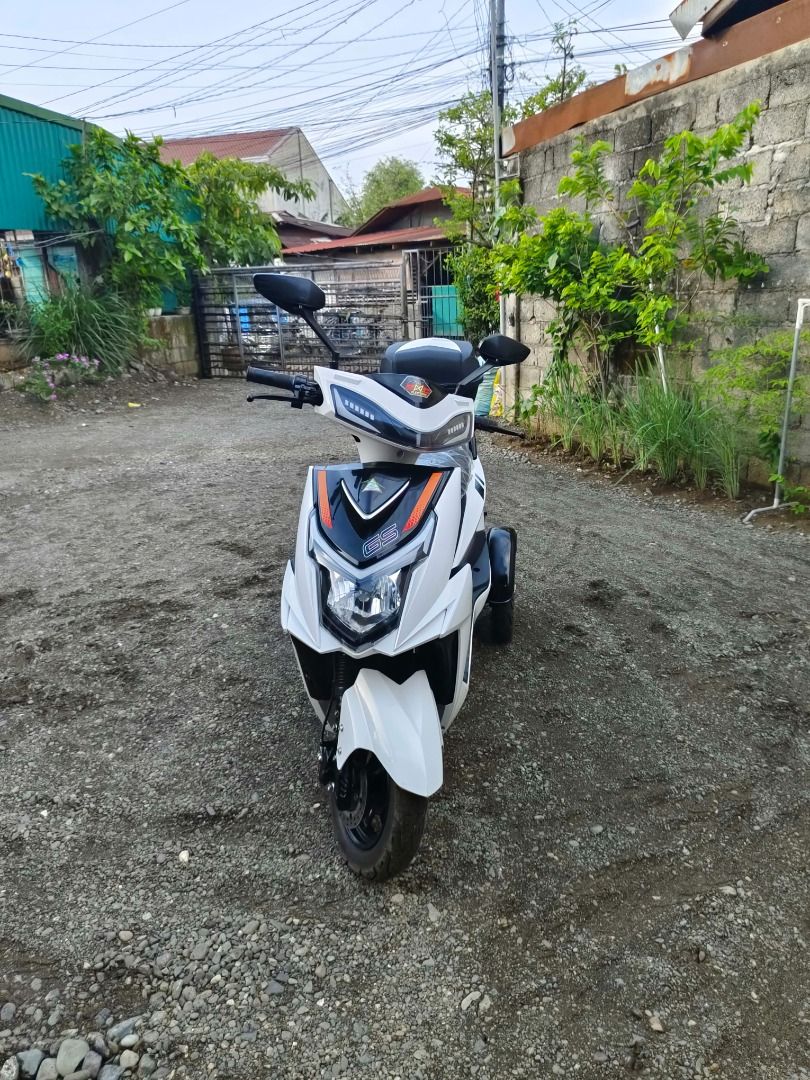 RMC ELECTRIC BIKE (Category: Motorbikes for Sale) located in Caloocan City. Submitted by chocoberrynice (Listing ID 1467967777, Image 2). Description: FOR SALE – RMC ELECTRIC BIKE 2026 MODEL ₱35,000 NEGOTIABLE ✅ 5 months old only ✅ Good as new / very well maintained ✅ Clean body, no major scratches or damage ✅ Seat still has protective plastic ✅ With top box ✅ With rear cargo/storage compartment ✅ Complete and ready to use Reason for selling: [Ra