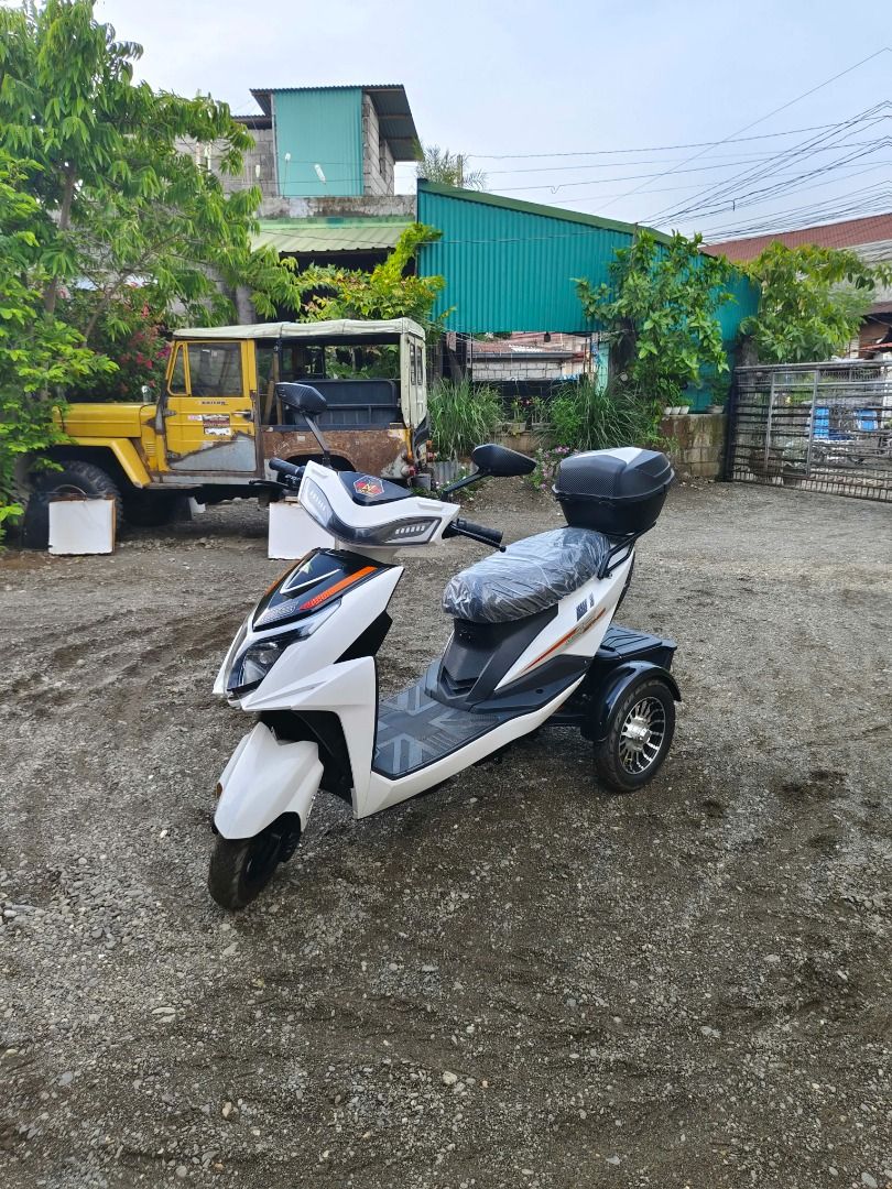 RMC ELECTRIC BIKE (Category: Motorbikes for Sale) located in Caloocan City. Submitted by chocoberrynice (Listing ID 1467967777, Image 3). Description: FOR SALE – RMC ELECTRIC BIKE 2026 MODEL ₱35,000 NEGOTIABLE ✅ 5 months old only ✅ Good as new / very well maintained ✅ Clean body, no major scratches or damage ✅ Seat still has protective plastic ✅ With top box ✅ With rear cargo/storage compartment ✅ Complete and ready to use Reason for selling: [Ra
