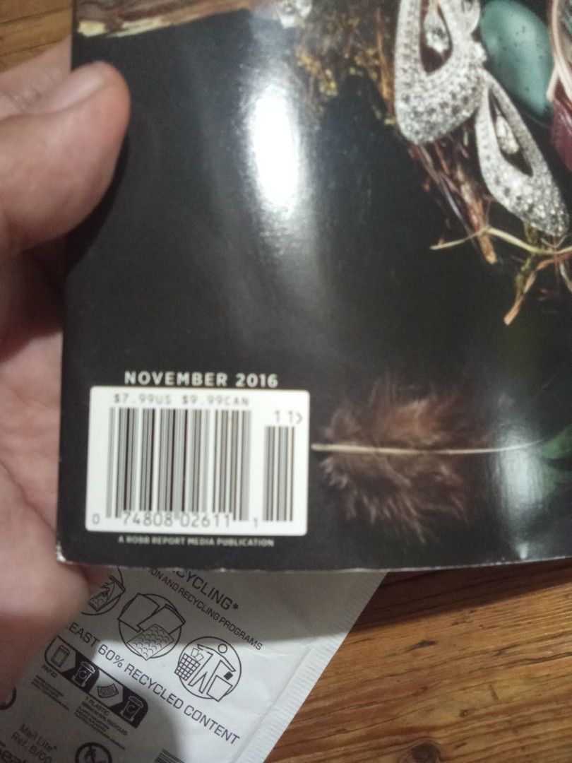 Robb Report Magazine November 2016 Collecting Issue (Category: Magazines) located in Pasig City. Submitted by teebeedeee (Listing ID 1467868897, Image 2). Description: - Magazine: Robb Report November 2016 Collector's Issue - Highlights: Luxury watches, rare jewelry, and the Ferrari GTC4Lusso - Ideal for: Collectors and automotive enthusiasts - Format: Physical magazine with a glossy cover - Condition: Great read, ready for shipping or meetups pr