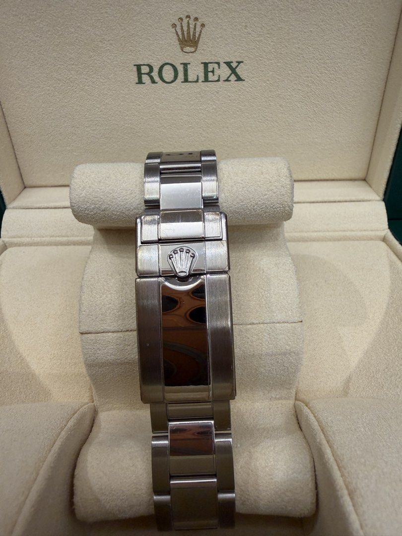 Rolex Daytona Congo (Category: Luxury Watches) located in Manila. Submitted by crazyfull (Listing ID 1467932961, Image 3). Description: For Sale: 2019 Rolex Daytona "congo" Ref.: 116500 40mm Oystersteel 9.7/10 Mint Complete set Triple box Php1,605,000.00.