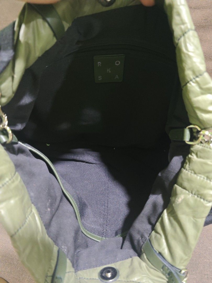 Rosa K med hand/sling bag (Category: Cross-body Bags) located in Pili. Submitted by zaneombao03491 (Listing ID 1467985592, Image 3). Description: .